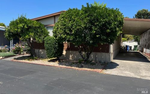 704 Sequoia St, Windsor CA  95492-9328 exterior