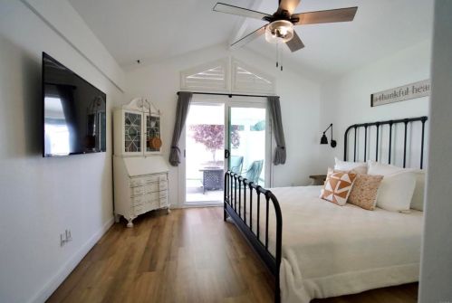 42137 Teatree Ct, Temecula CA  92591-3825 exterior