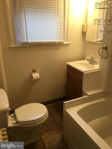 407 College Ave, Lancaster PA 17603-3319 exterior