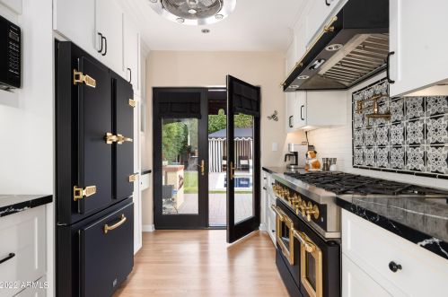 2050 11th Ave, Phoenix AZ  85007-1509 exterior