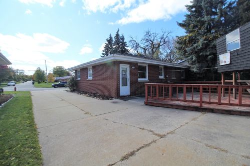 6700 Bottsford Ave, Milwaukee WI 53221-2128 exterior