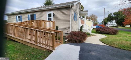 202 Fisher Ave, Slaughter Beach, DE 19963-2045