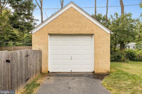 65 Orchard Ln, Berwyn, PA 19312-1253