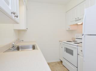 1521 Rolling Glen Dr, Boothwyn PA  19061-2837 exterior