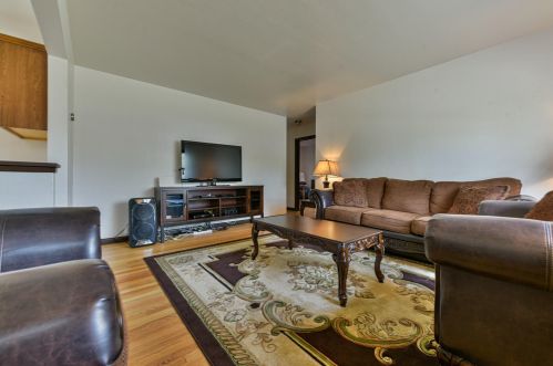 3281 68, Milwaukee WI 53213-3930 exterior