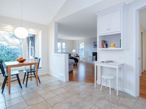 1110 Amostown Rd, West Springfield MA  01089-4309 exterior