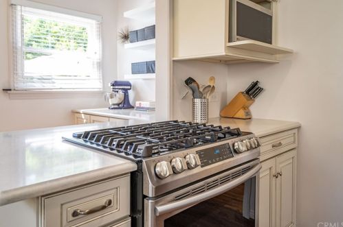 2111 Eucalyptus Ave, Long Beach CA  90806-4518 exterior