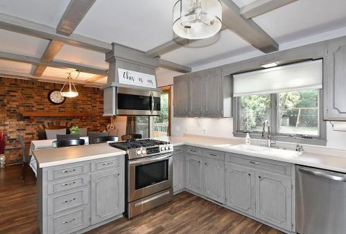 421 10th Ave, Faribault MN  55021-6433 exterior