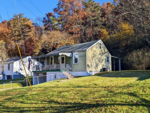 1854 Hillsdale Ave, Ambridge, PA 15003-1076