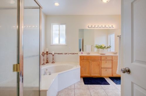 1429 Emerald Dr, Livingston CA  95334-9490 exterior