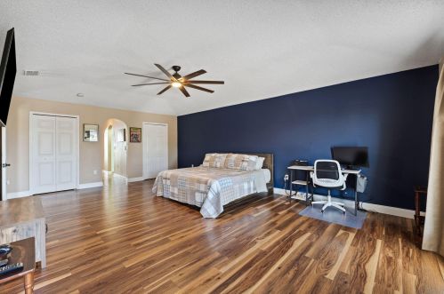 866 Abingdon Ave, Fort Pierce FL  34953-2861 exterior