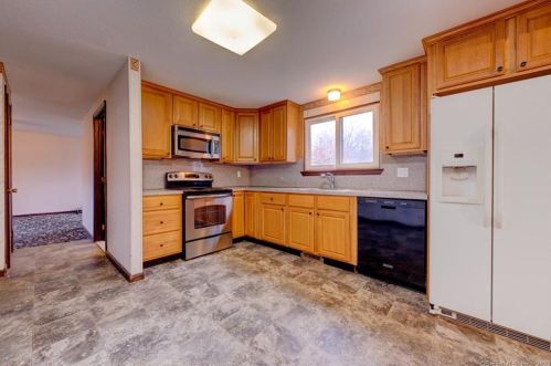 29 Rye Hill Dr, Southington, CT 06489-1331