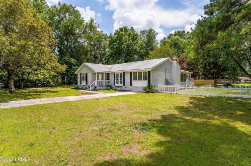 772 Broad River Blvd, Beaufort, SC 29906-9011