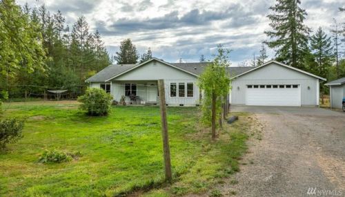 153 Florence Pl, Winlock, WA 98596-9110