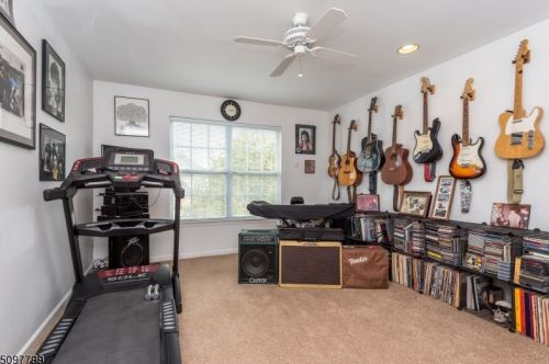 30 Surrey Ln, Flemington NJ  08822-1588 exterior