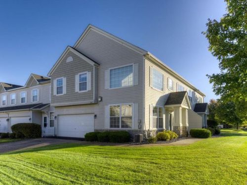 1918 Bluestem Ln, Saint Paul, MN 55126-5017