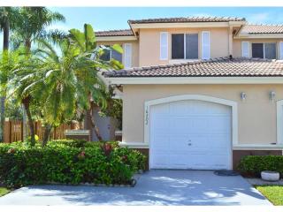 16202 75th St, Miami, FL 33193-4408