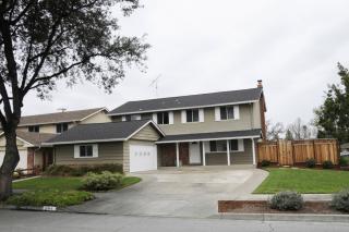 1084 Oaktree Dr, San Jose CA  95129-3146 exterior
