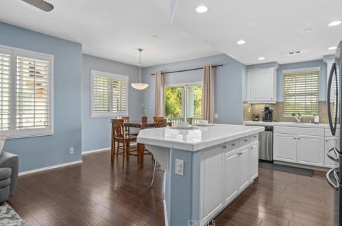 8146 Parkside St, Chino CA  91708-9313 exterior