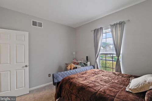 240 Wycombe Dr, Dover DE  19904-3857 exterior