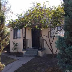 440 97th St, Los Angeles, CA 90003-4304