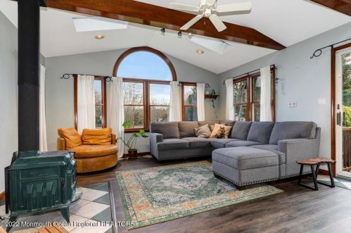220 Long Swamp Rd, Plumsted Township NJ  08533-2028 exterior