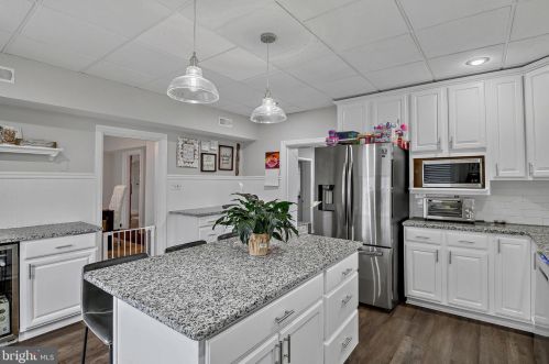 61 Keller St, Navy Sup Dpt PA  17055-3827 exterior