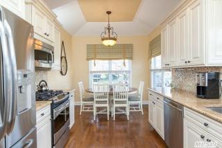 53 Paddington Cir, Smithtown, NY 11787-5902
