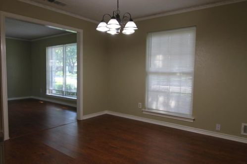 4331 Cinnabar Dr, Dallas TX  75227-1709 exterior