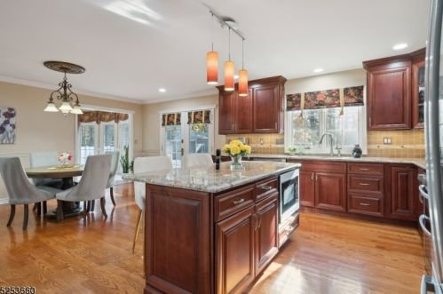 32 Ridge Rd, Parsippany NJ  07834-9629 exterior