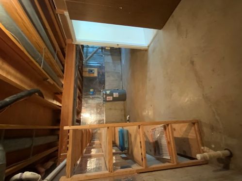 6247 Apple Valley Ct, Florence KY  41042-9380 exterior