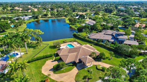 5215 Estates Dr, Delray Beach FL  33445-4385 exterior