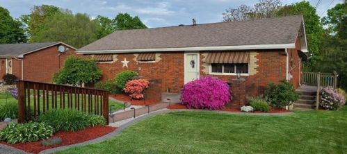 3055 Harley Dr, Mckeesport, PA 15131-4217