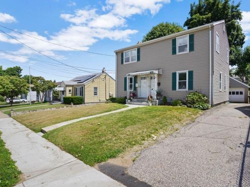 719 Queen St, Bridgeport CT  06606-3379 exterior