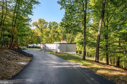 4690 Province Line Rd, Princeton NJ 08540-4303 exterior