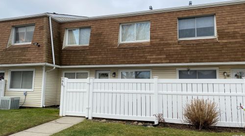 176 Storm Dr, Holtsville, NY 11742-1918