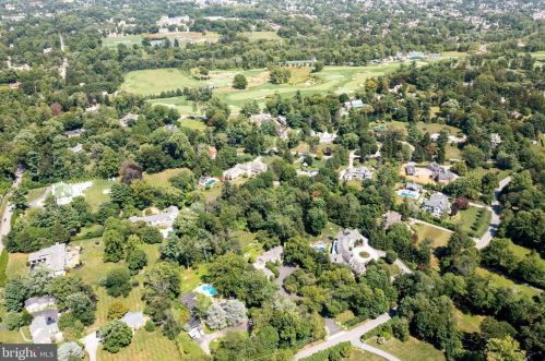 71 Tunbridge Rd, Haverford PA  19041-1038 exterior