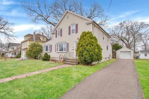 113 Henry St, Manchester, CT 06042-3526