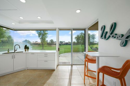 8 Oak Tree Dr, Rancho Mirage CA  92270-1612 exterior