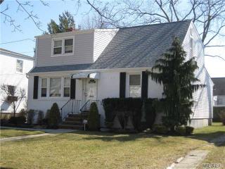 1429 Kew Ave, Hewlett, NY 11557-1412