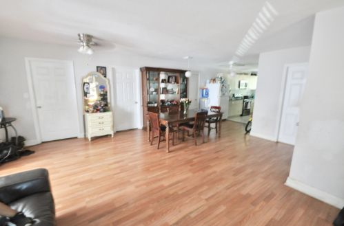 4010 Gdn Ave, West Palm Beach FL  33405-2578 exterior