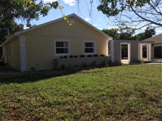 1079 Pinder St, Deltona, FL 32725-7216