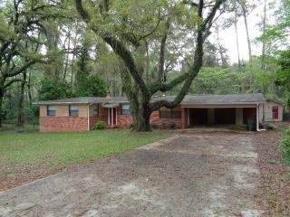2105 Croydon Dr, Tallahassee, FL 32303-4303