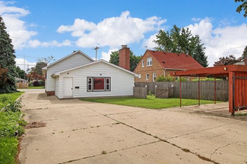 7704 39 Ave, Kenosha WI 53142-4352 exterior