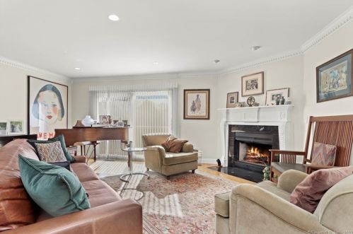 455 Hope St, Stamford, CT 06906-1314