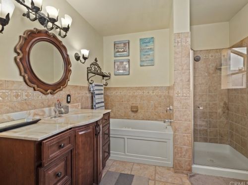 7356 Leescott Ave, Van Nuys CA  91406-2624 exterior