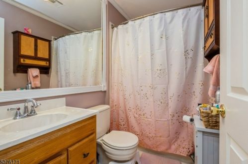 27 Cherrywood Cir, Bricktown NJ  08724-5203 exterior