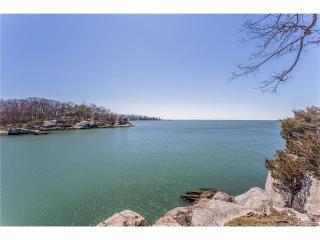 33 Castle Rock, Branford CT  06405-4463 exterior