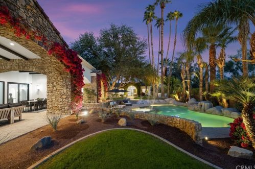 12 Clancy Ln, Rancho Mirage CA  92270-4501 exterior