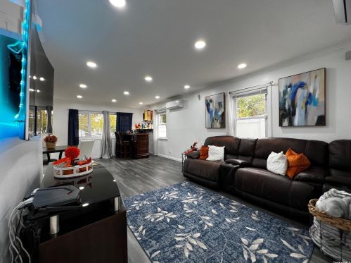 104 Carlls Path, Babylon, NY 11703-1721